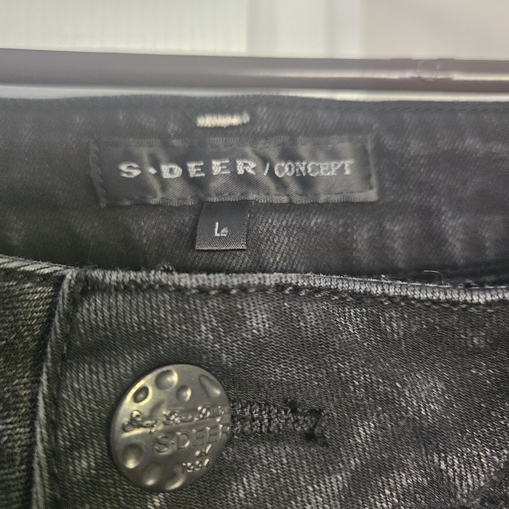 Sleek Black Graphic Patches Skinny Jeans Essential Style - Picture 4 of 7